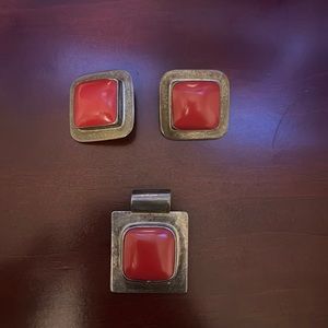 Pendant in clip on earrings